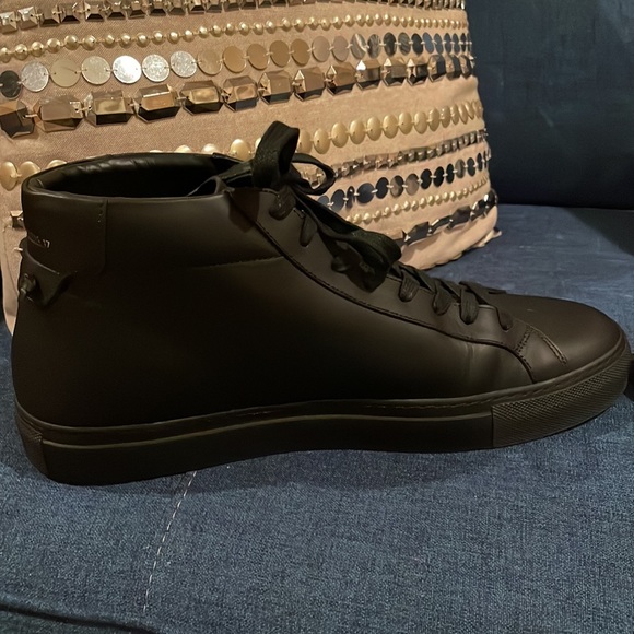 Slightly Used Shoes Great Condition size 43 - Picture 7 of 9